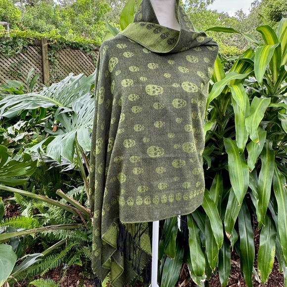 XL Reversible green and black skull scarf with tassels.28” wide 75” Length. - Picture 3 of 9